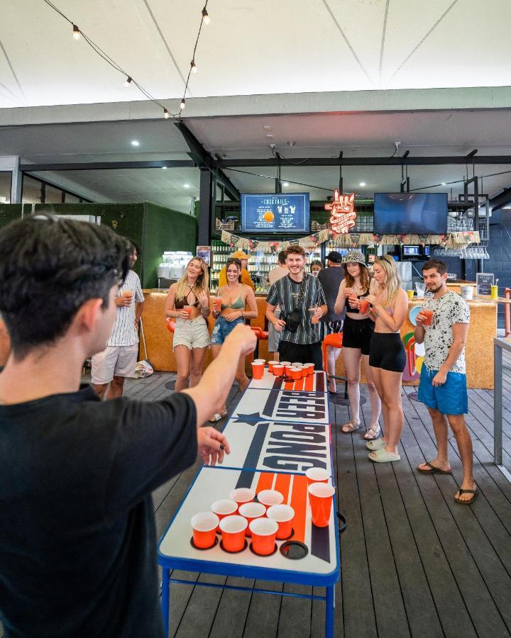 Mad Monkey Jungle Hostel Cairns Exterior photo