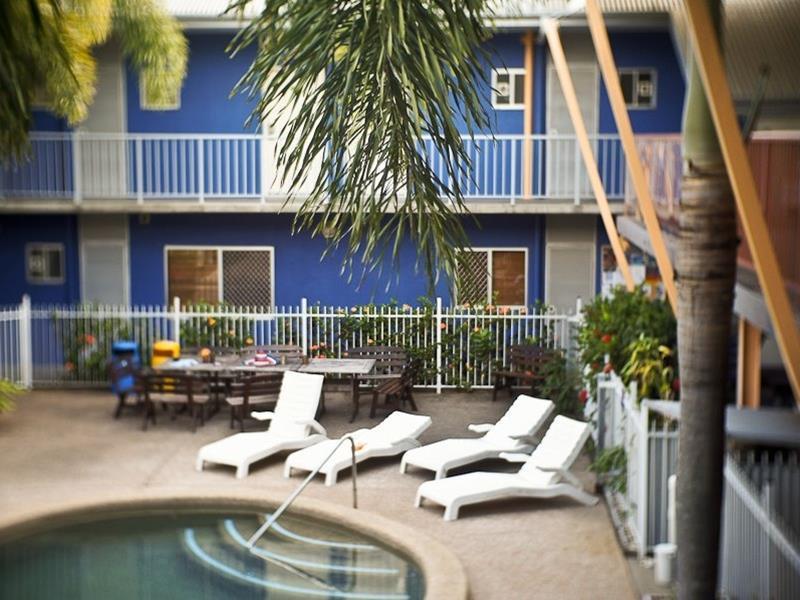 Mad Monkey Jungle Hostel Cairns Exterior photo