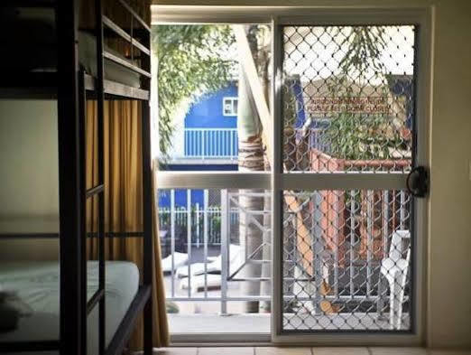 Mad Monkey Jungle Hostel Cairns Exterior photo