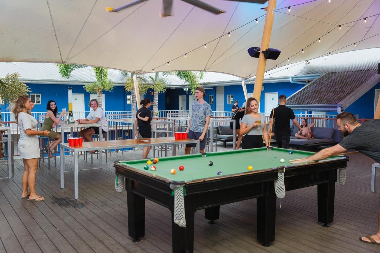 Mad Monkey Jungle Hostel Cairns Exterior photo